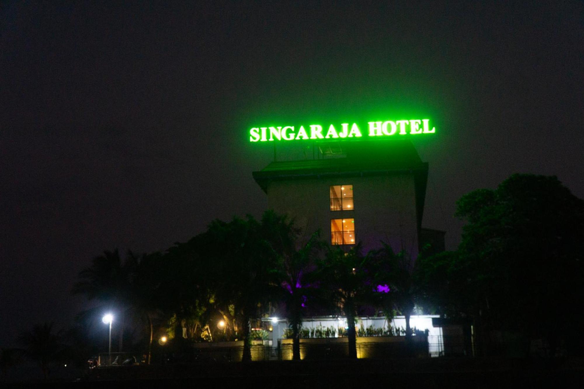 Singaraja Hotel - Chse Certified Екстер'єр фото